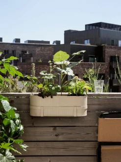 Balkon-Blumentopf Bau mit geriffelter Oberfläche