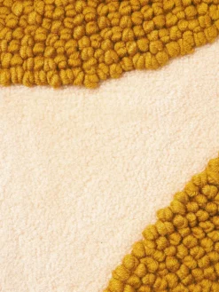 Bestickte Baumwoll-Kissenhülle Reza mit Hoch-Tief-Struktur
