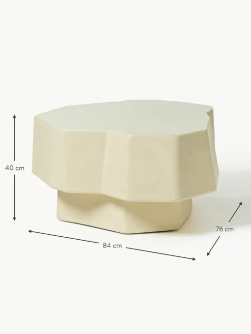 Beton-Couchtisch Staffa in organischer Form