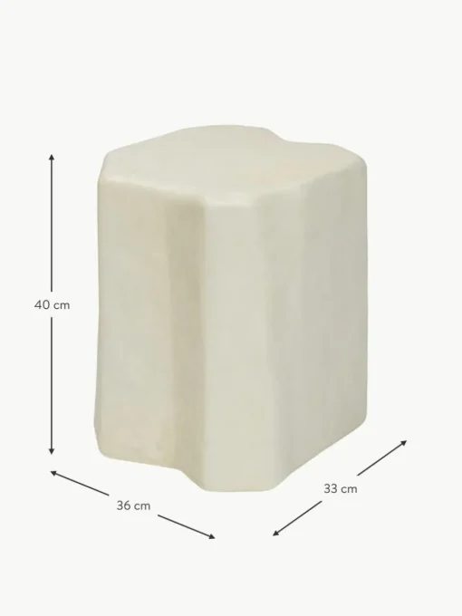 Beton-Sitzhocker Staffa in organischer Form