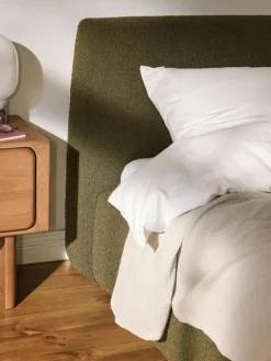 Bouclé-Einzelbett Cloud mit Stauraum