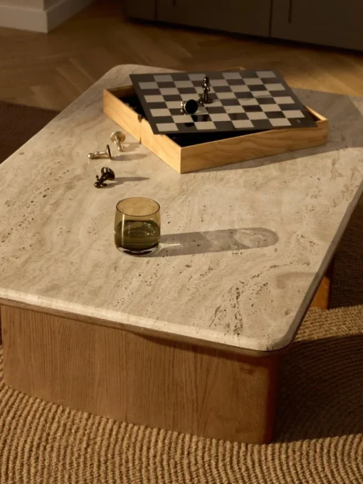 Couchtisch Chandler aus Eichenholz mit Travertinplatte