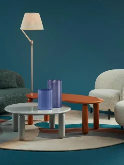 Couchtisch Undique Mas in organischer Form