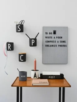 Design Becher Favourite WORK mit Schriftzug