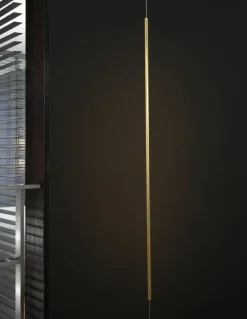 Design LED-Pendelleuchte mit Bodenverankerung Elettra