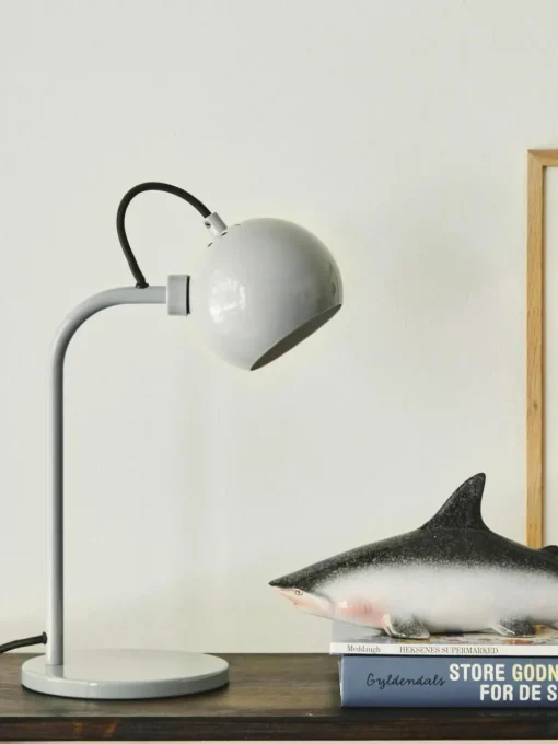 Design Tischlampe Ball
