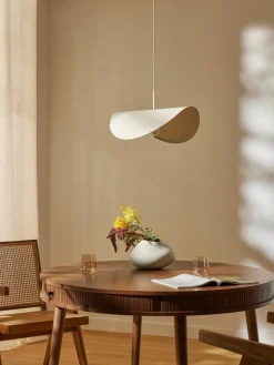 Design-Pendelleuchte Kenzie aus Leinen