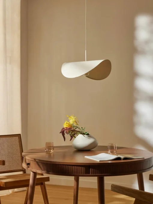 Design-Pendelleuchte Kenzie aus Leinen