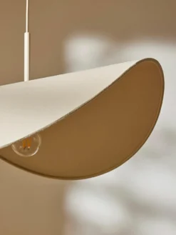 Design-Pendelleuchte Kenzie aus Leinen