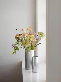 Edelstahl-Vase Bernadotte mit Rillenstruktur, H 19 cm