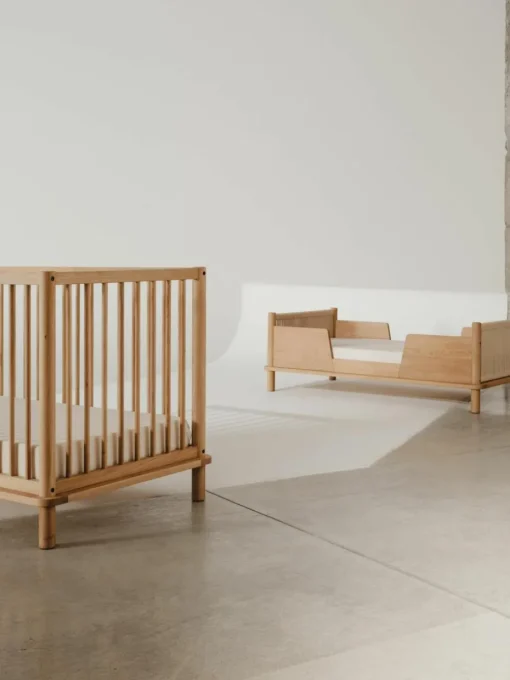 Eichenholz-Babybett Latitude mit Erweiterung zum Kinderbett, 70 x 140 cm