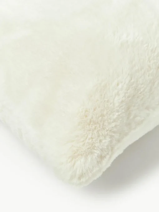 Flauschige Kissenhülle Nari mit winterlichem Motiv