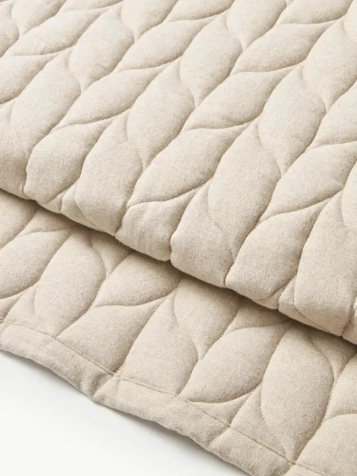 Gesteppte Flanell-Tagesdecke Selby mit Strukturmuster