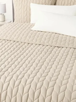 Gesteppte Flanell-Tagesdecke Selby mit Strukturmuster