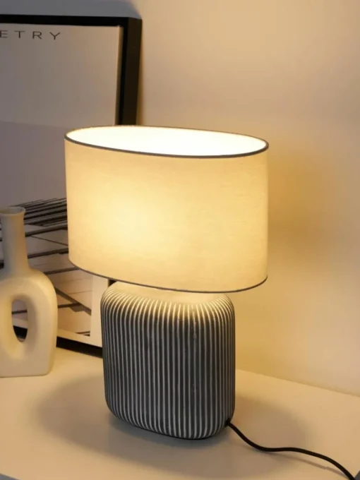 Gestreifte Ovale Keramik-Tischlampe Pure Shine