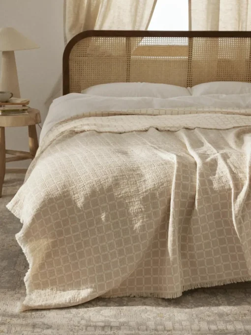 Gewaschene Musselin-Tagesdecke Ronia mit Fransen