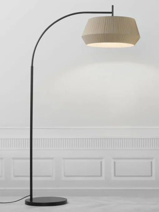 Große Bogenlampe Dicte aus Faltenstoff