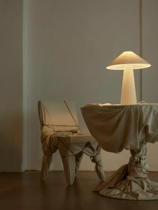 Große Tischlampe Ilena aus Leinen