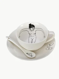 Handbemalte Kaffeetassen Undressed mit Untertassen und Löffeln, 4er-Set