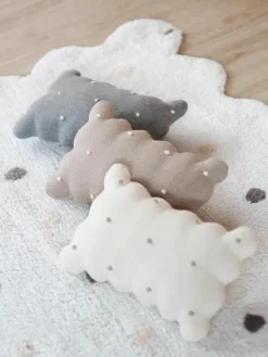 Handbesticktes Baumwoll-Kuschelkissen Biscuit