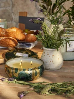 Handgefertigte Dreidocht-Duftkerze Japonica Collection (Cade-Holz, Eisenkraut & Lavendel)