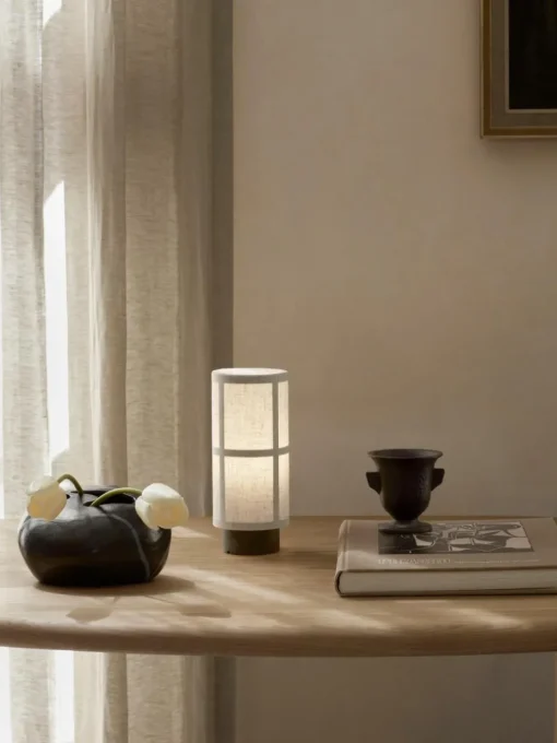 Handgefertigte mobile Tischlampe Hashira, dimmbar