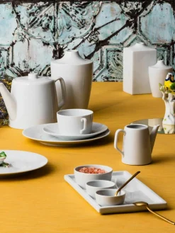 Handgefertigte Porzellan-Espressotassen Cosmopolitan mit Untertassen, 2 Stück