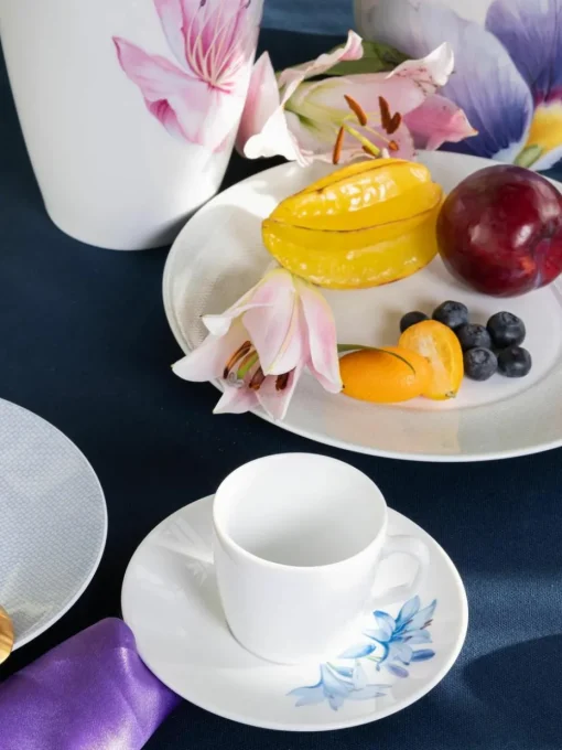 Handgefertigte Porzellan-Espressotassen Cosmopolitan mit Untertassen, 2 Stück