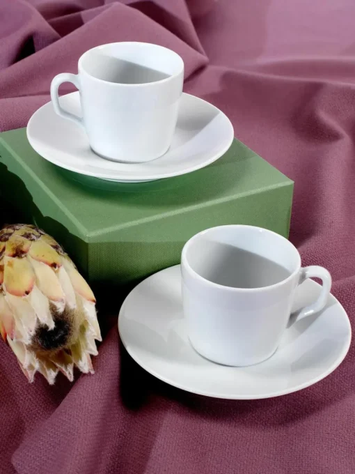 Handgefertigte Porzellan-Espressotassen Cosmopolitan mit Untertassen, 2 Stück