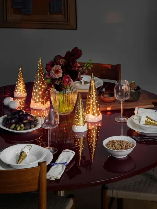 Handgefertigte Weihnachtsspitztüte Nobili aus Fine Bone China
