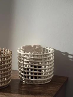 Handgefertigter Aufbewahrungskorb Nalan aus Keramik, H 21 cm