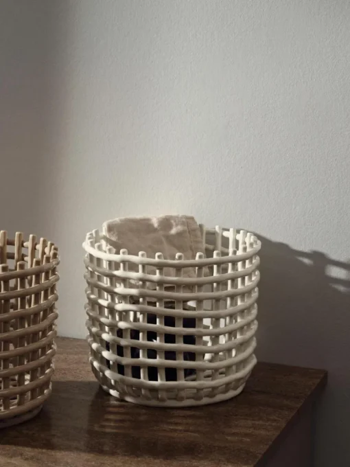 Handgefertigter Aufbewahrungskorb Nalan aus Keramik, H 21 cm
