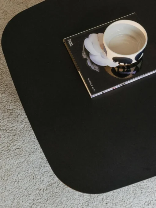 Handgefertigter Couchtisch Livia