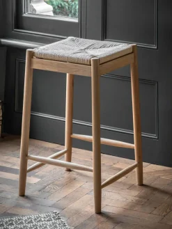 Handgefertigter Hocker Eton aus Eichenholz