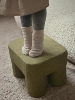 Handgefertigter Kinderhocker Podo