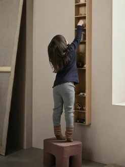 Handgefertigter Kinderhocker Podo
