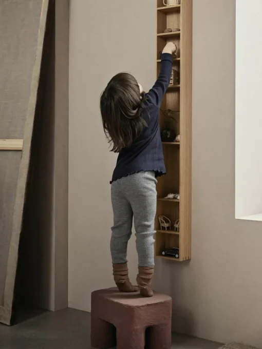 Handgefertigter Kinderhocker Podo