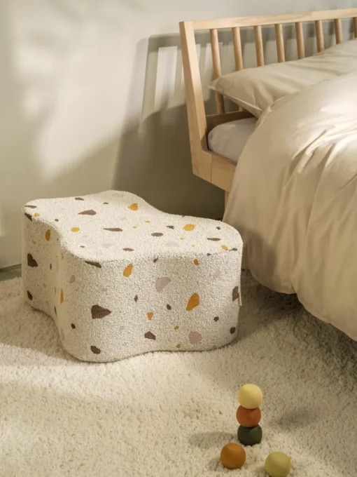Handgefertigter Kinder-Pouf Cloud aus Bouclé