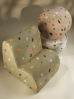 Handgefertigter Kinder-Pouf Sugar aus Bouclé, Ø 40 cm