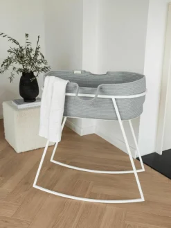 Handgefertigter Moseskorb Robe