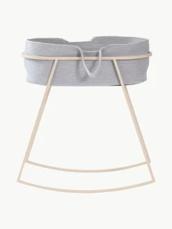 Handgefertigter Moseskorb Robe