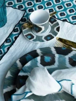Handgefertigter Porzellan-Speiseteller Ikat