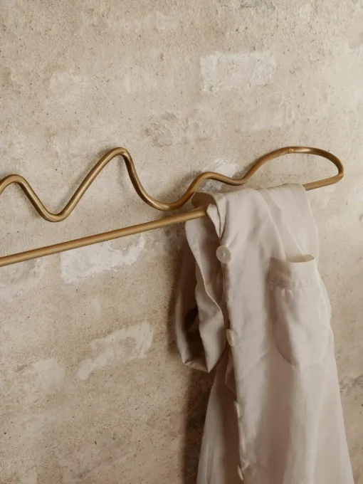Handgefertigter Wand-Handtuchhalter Curvature aus Metall