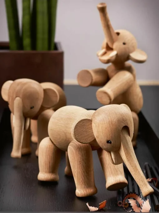 Handgefertigtes Deko-Objekt Elephant aus Eichenholz