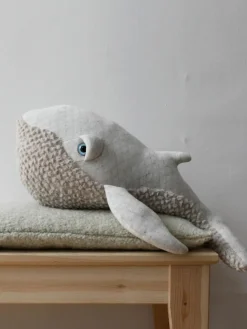 Handgefertigtes Kuschelkissen Whale