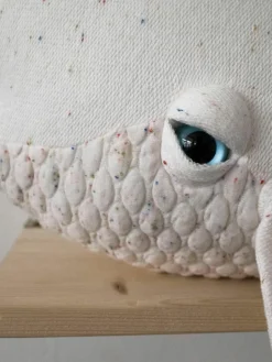Handgefertigtes Kuschelkissen Beluga, in verschiedenen Größen