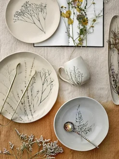 Handgemachte Tasse Bea mit Gräser-Motiv