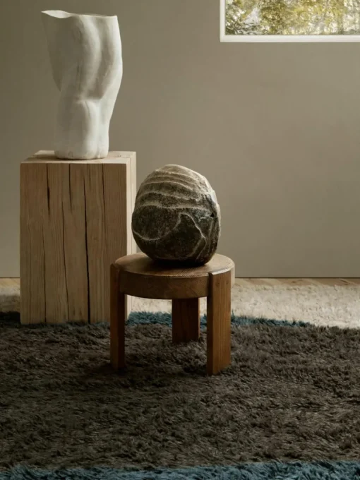 Handgewebter Wollteppich Monolith