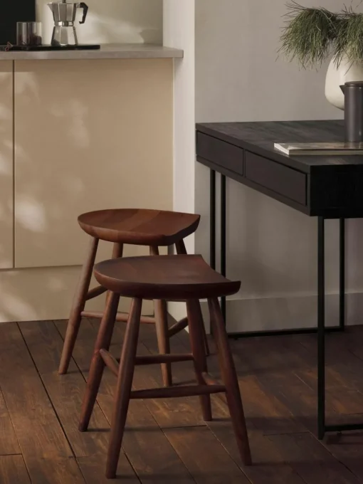 Hocker Nino aus Mangoholz