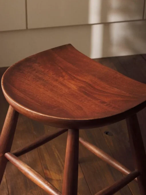 Hocker Nino aus Mangoholz